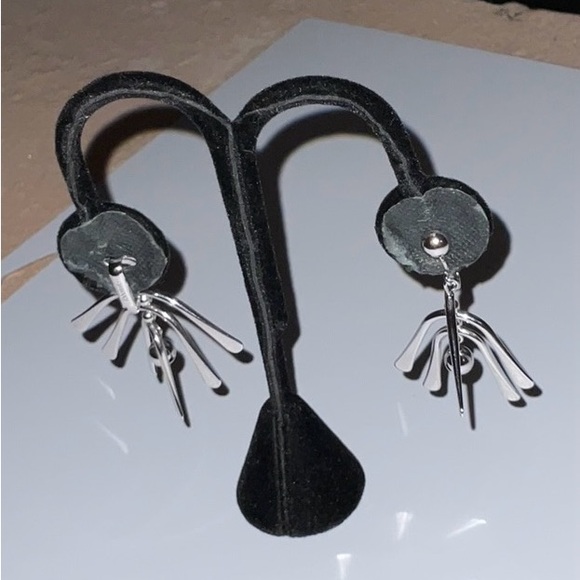 Avon Windchimes 1972 Silver Toned Metal Clip On Earrings Vintage Artistic - Picture 9 of 14